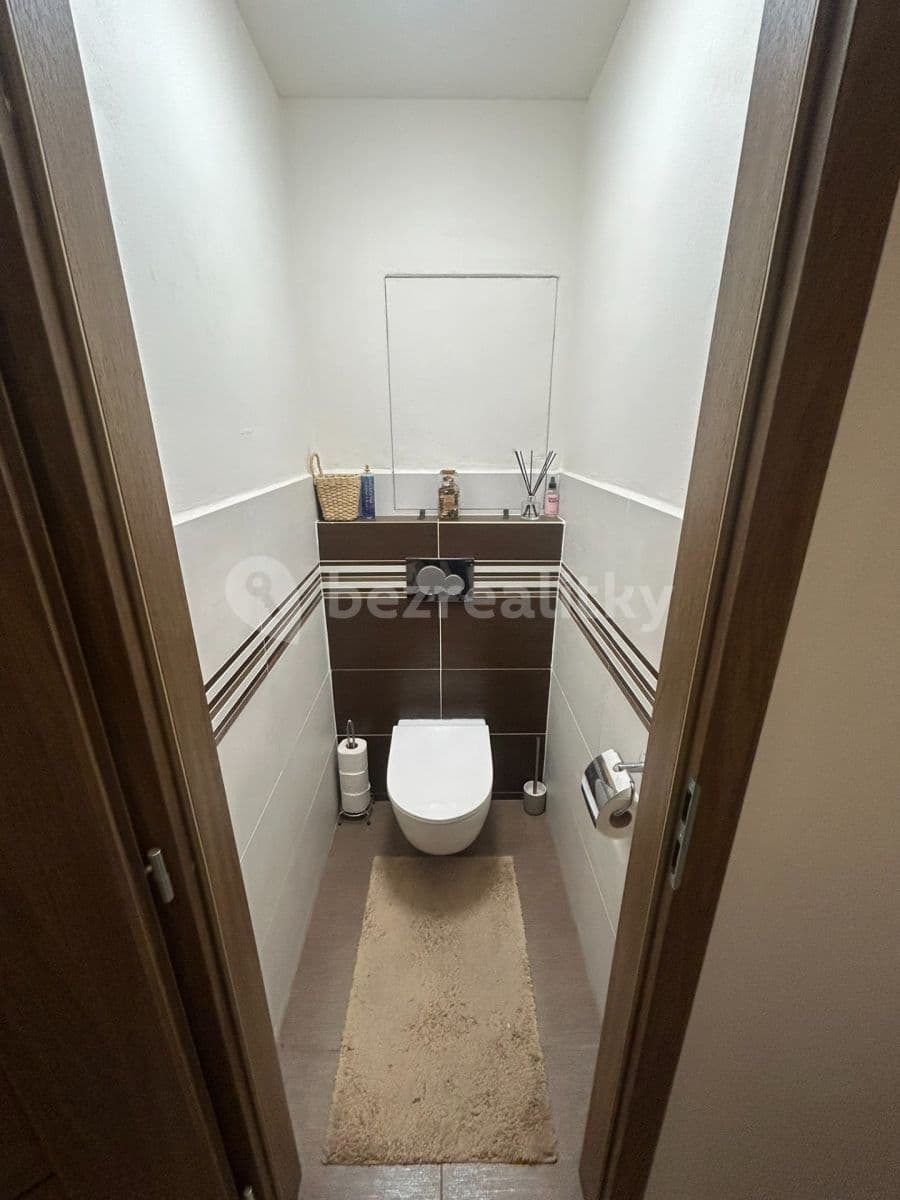 2 bedroom with open-plan kitchen flat to rent, 69 m², Bítovská, Prague, Prague 2 bedroom with open-plan kitchen flat to rent, 69 m², Bítovská, Prague, Prague