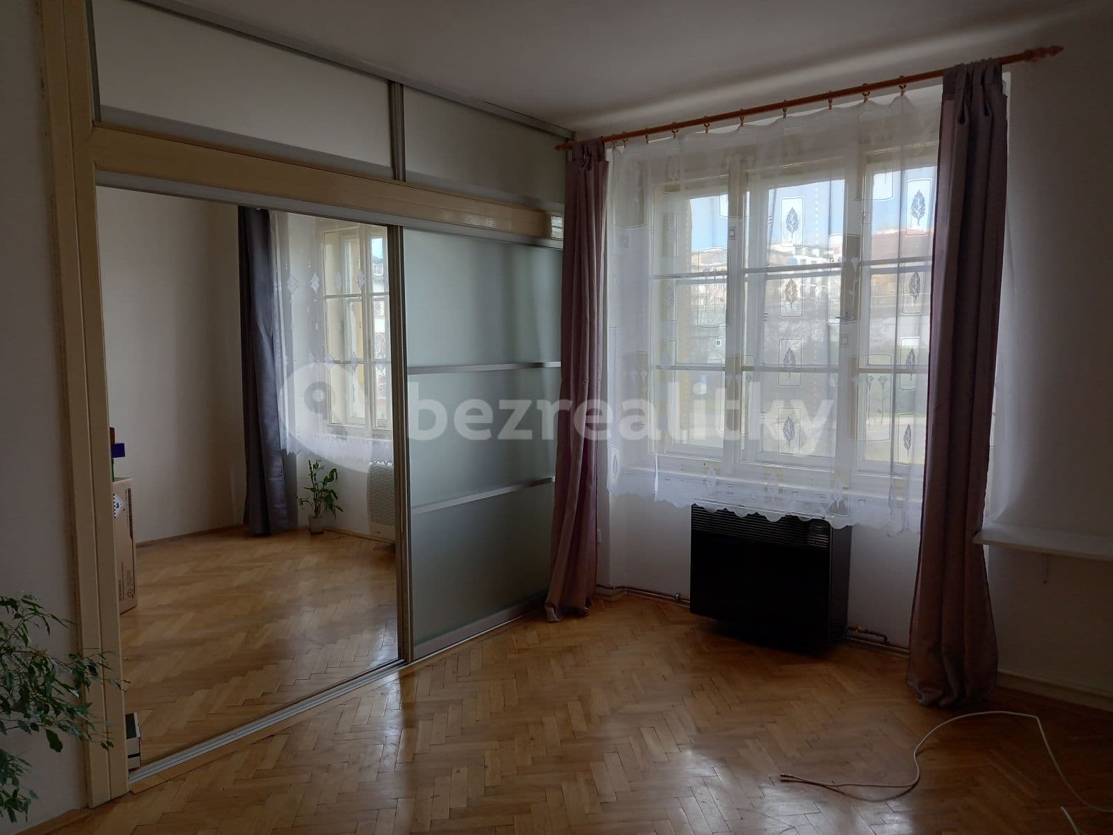 1 bedroom with open-plan kitchen flat to rent, 71 m², Horovo náměstí, Prague, Prague
