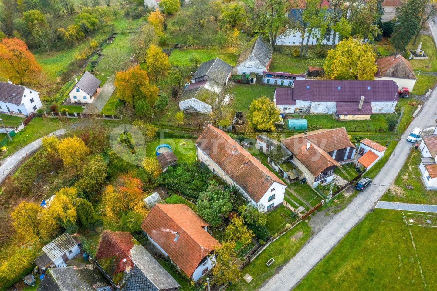 house for sale, 180 m², Chorušice, Středočeský Region