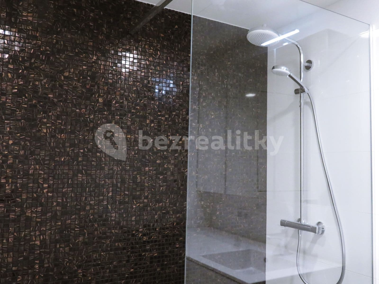 Studio flat to rent, 42 m², Mukařovského, Prague, Prague Studio flat to rent, 42 m², Mukařovského, Prague, Prague