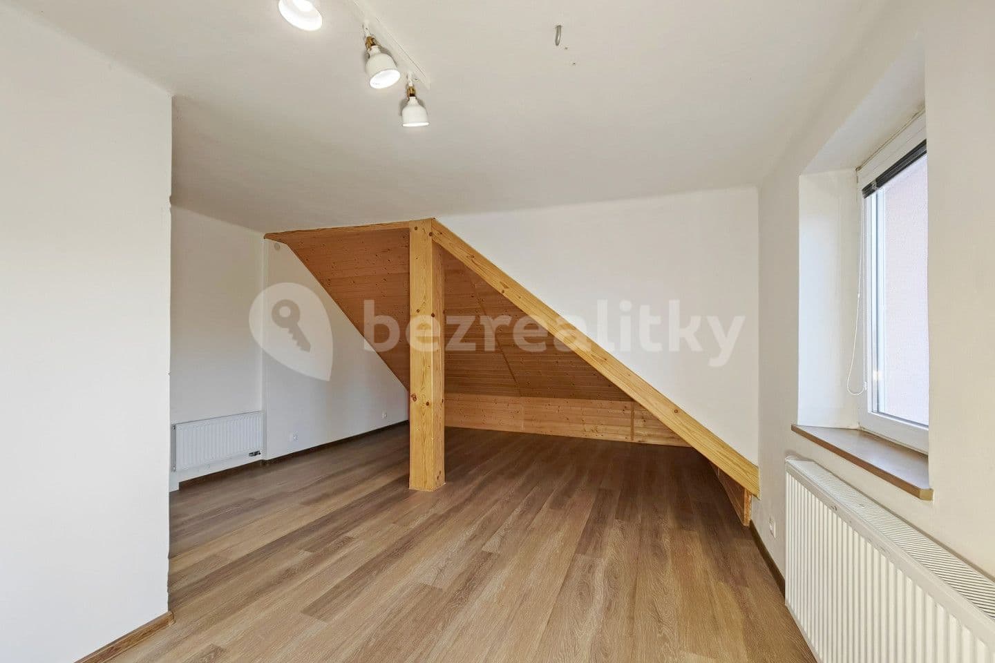 1 bedroom with open-plan kitchen flat for sale, 62 m², Kout na Šumavě, Plzeňský Region