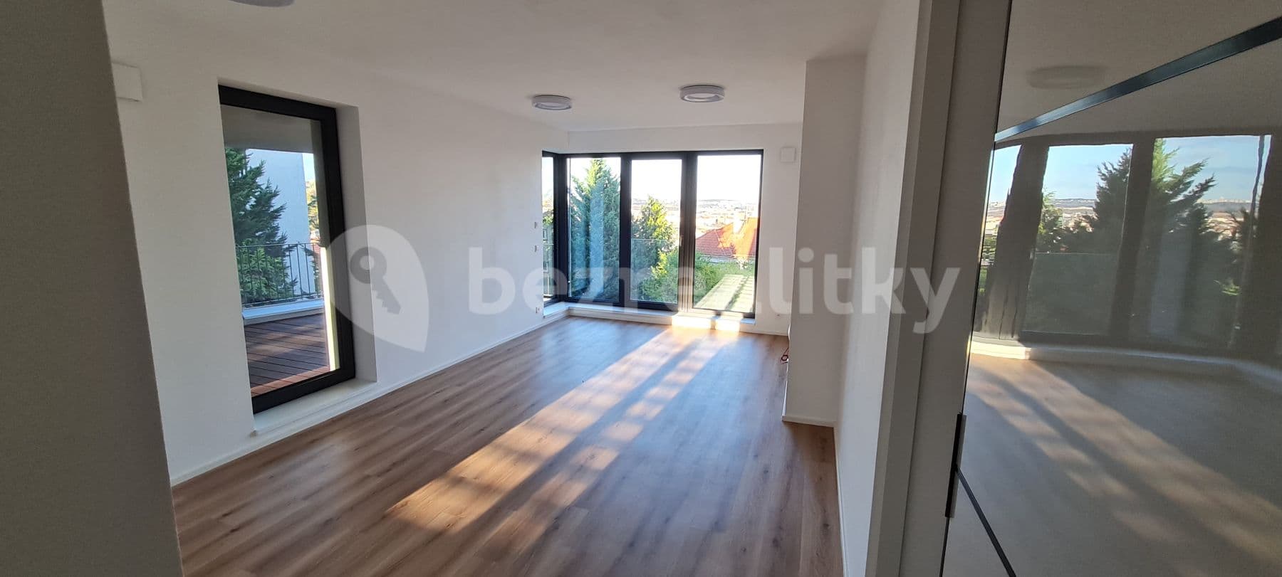 2 bedroom with open-plan kitchen flat to rent, 73 m², Pod Kesnerkou, Prague, Prague 2 bedroom with open-plan kitchen flat to rent, 73 m², Pod Kesnerkou, Prague, Prague
