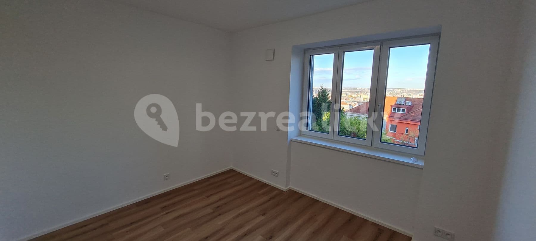 2 bedroom with open-plan kitchen flat to rent, 73 m², Pod Kesnerkou, Prague, Prague 2 bedroom with open-plan kitchen flat to rent, 73 m², Pod Kesnerkou, Prague, Prague