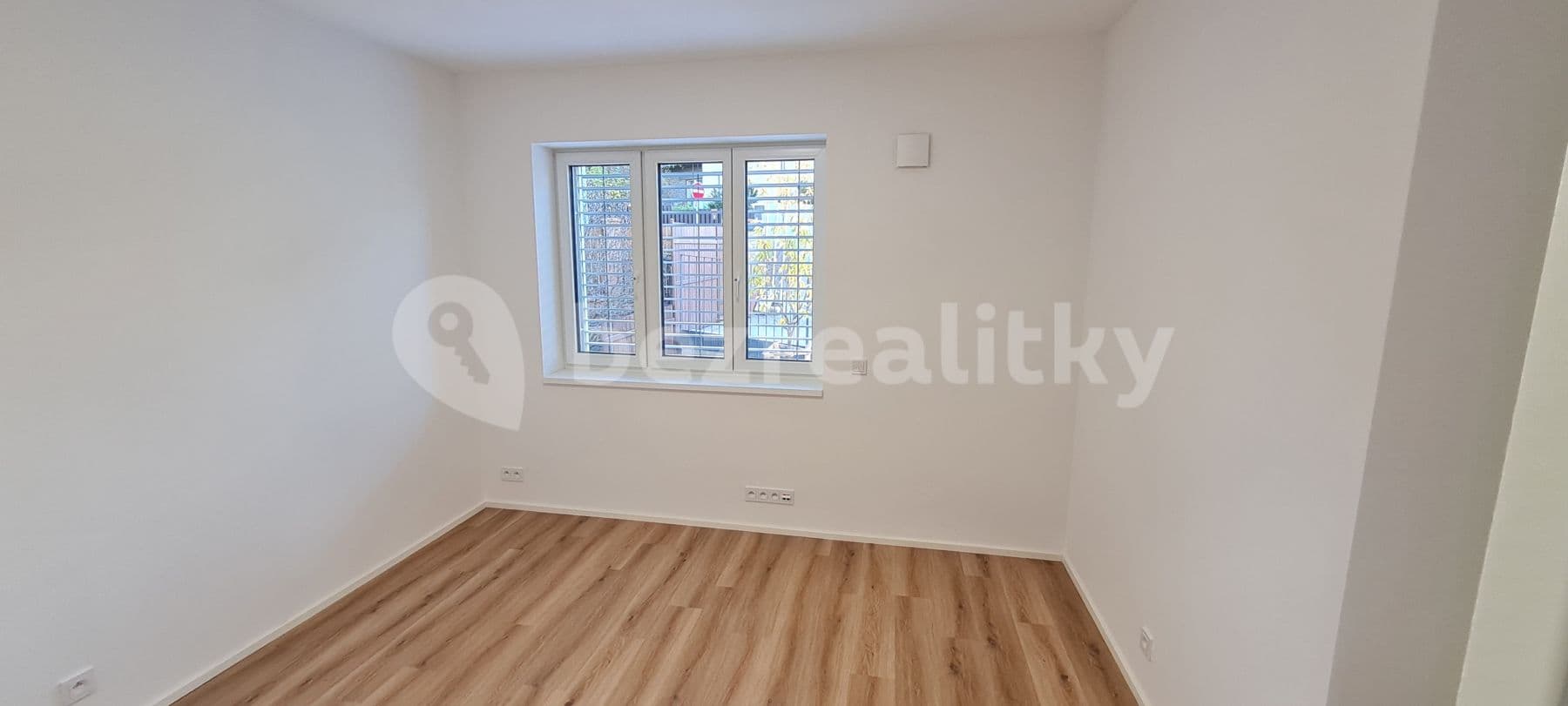 2 bedroom with open-plan kitchen flat to rent, 73 m², Pod Kesnerkou, Prague, Prague 2 bedroom with open-plan kitchen flat to rent, 73 m², Pod Kesnerkou, Prague, Prague