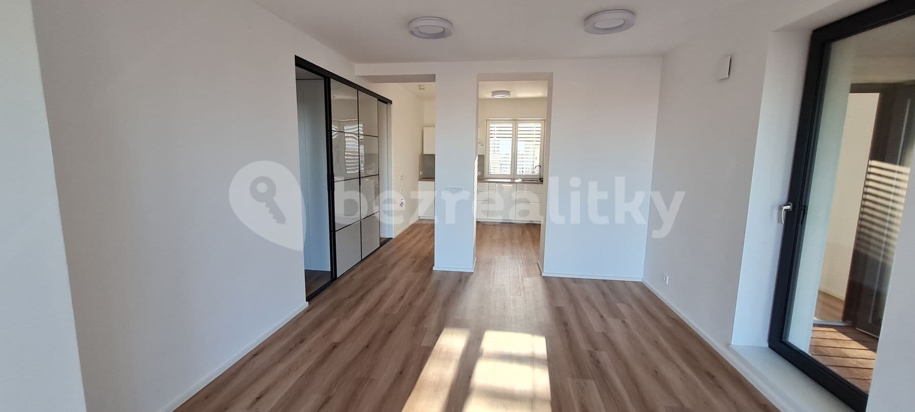 2 bedroom with open-plan kitchen flat to rent, 73 m², Pod Kesnerkou, Prague, Prague 2 bedroom with open-plan kitchen flat to rent, 73 m², Pod Kesnerkou, Prague, Prague