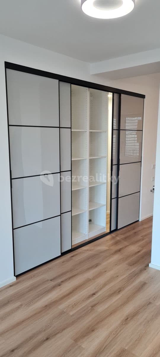 2 bedroom with open-plan kitchen flat to rent, 73 m², Pod Kesnerkou, Prague, Prague 2 bedroom with open-plan kitchen flat to rent, 73 m², Pod Kesnerkou, Prague, Prague
