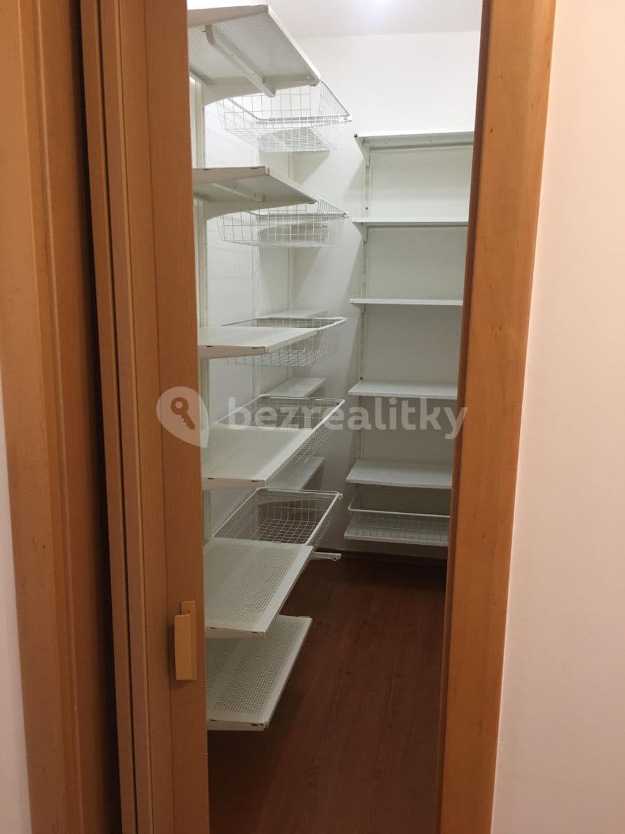 1 bedroom with open-plan kitchen flat to rent, 70 m², Nová kolonie, Prague, Prague 1 bedroom with open-plan kitchen flat to rent, 70 m², Nová kolonie, Prague, Prague