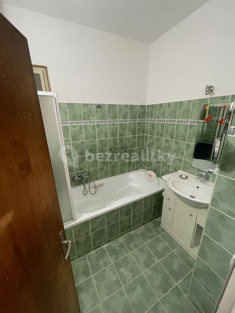 2 bedroom with open-plan kitchen flat to rent, 77 m², Kotlářská, Brno, Jihomoravský Region 2 bedroom with open-plan kitchen flat to rent, 77 m², Kotlářská, Brno, Jihomoravský Region