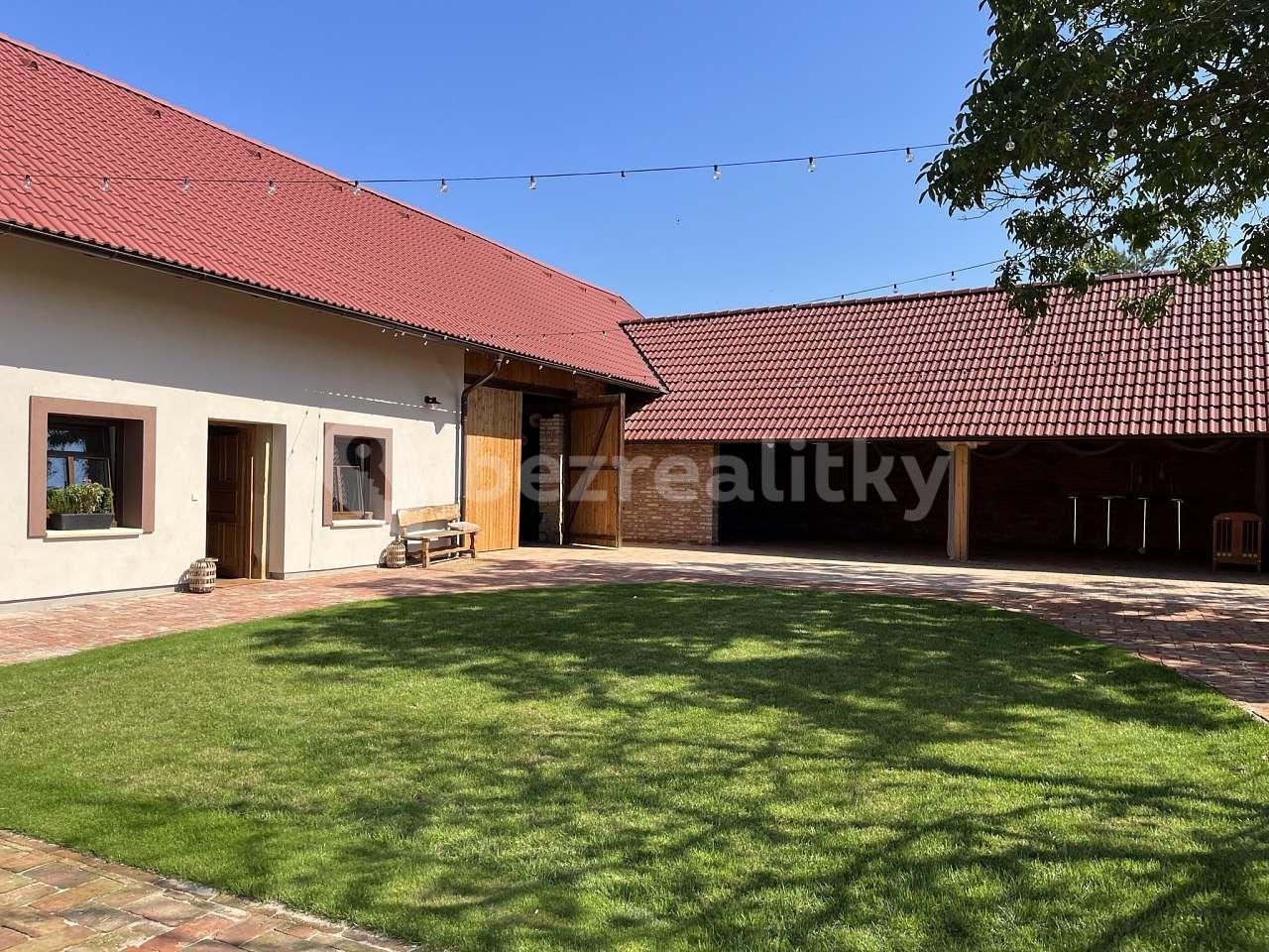 recreational property to rent, 0 m², Bříšťany, Královéhradecký Region