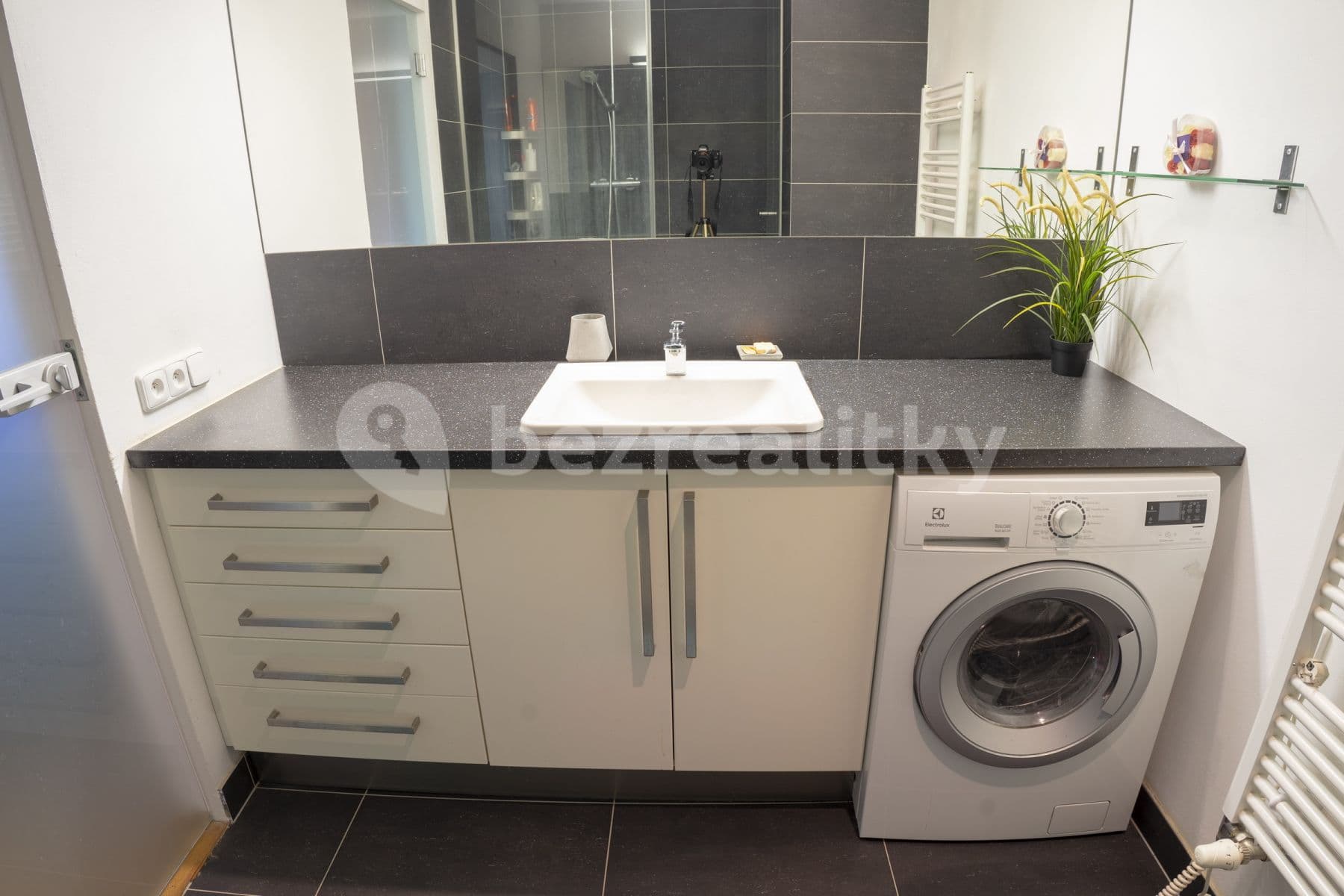 1 bedroom with open-plan kitchen flat to rent, 53 m², Na Žertvách, Prague, Prague 1 bedroom with open-plan kitchen flat to rent, 53 m², Na Žertvách, Prague, Prague