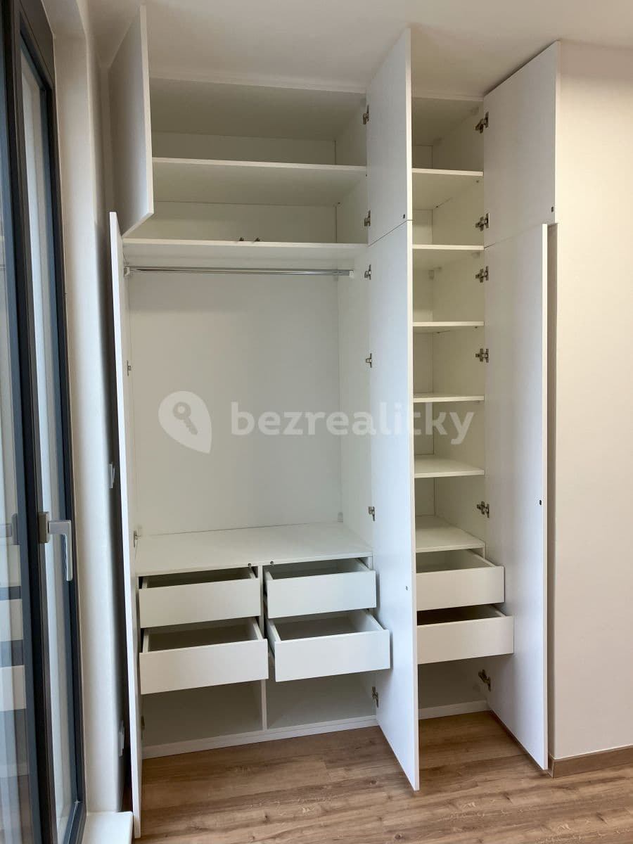 1 bedroom with open-plan kitchen flat to rent, 40 m², Nad Ondřejovem, Prague, Prague 1 bedroom with open-plan kitchen flat to rent, 40 m², Nad Ondřejovem, Prague, Prague