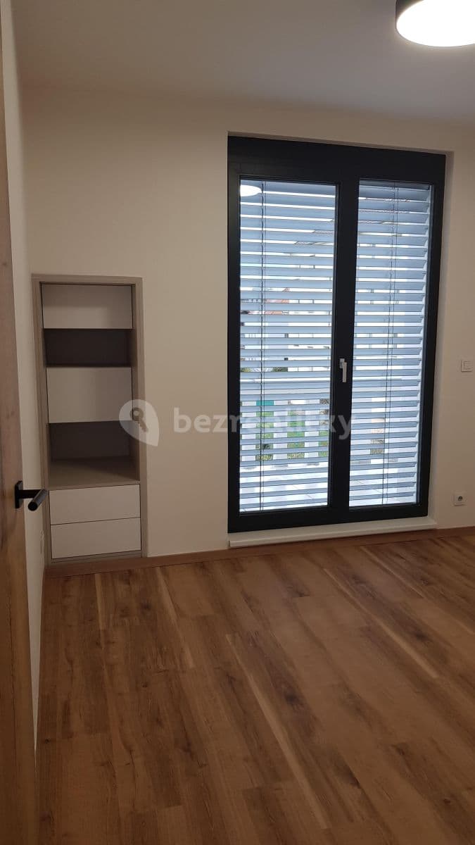 1 bedroom with open-plan kitchen flat to rent, 40 m², Nad Ondřejovem, Prague, Prague 1 bedroom with open-plan kitchen flat to rent, 40 m², Nad Ondřejovem, Prague, Prague