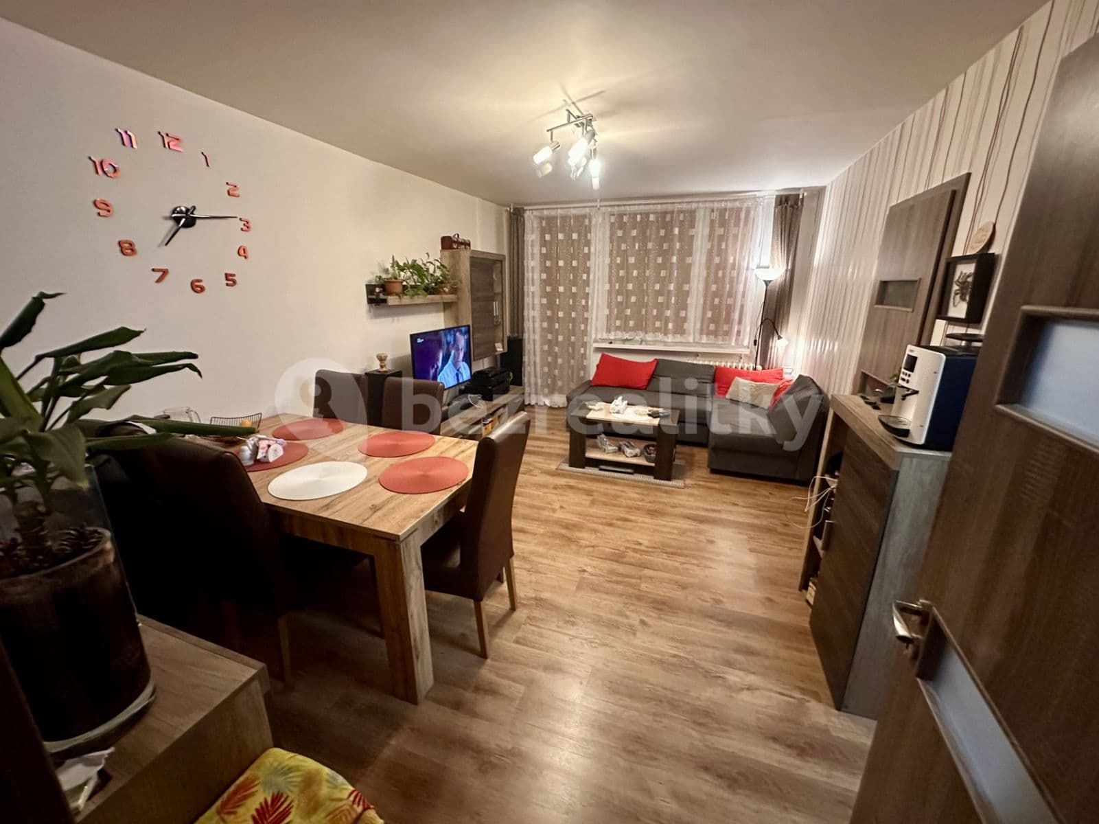 3 bedroom flat to rent, 74 m², Mádrova, Prague, Prague 3 bedroom flat to rent, 74 m², Mádrova, Prague, Prague