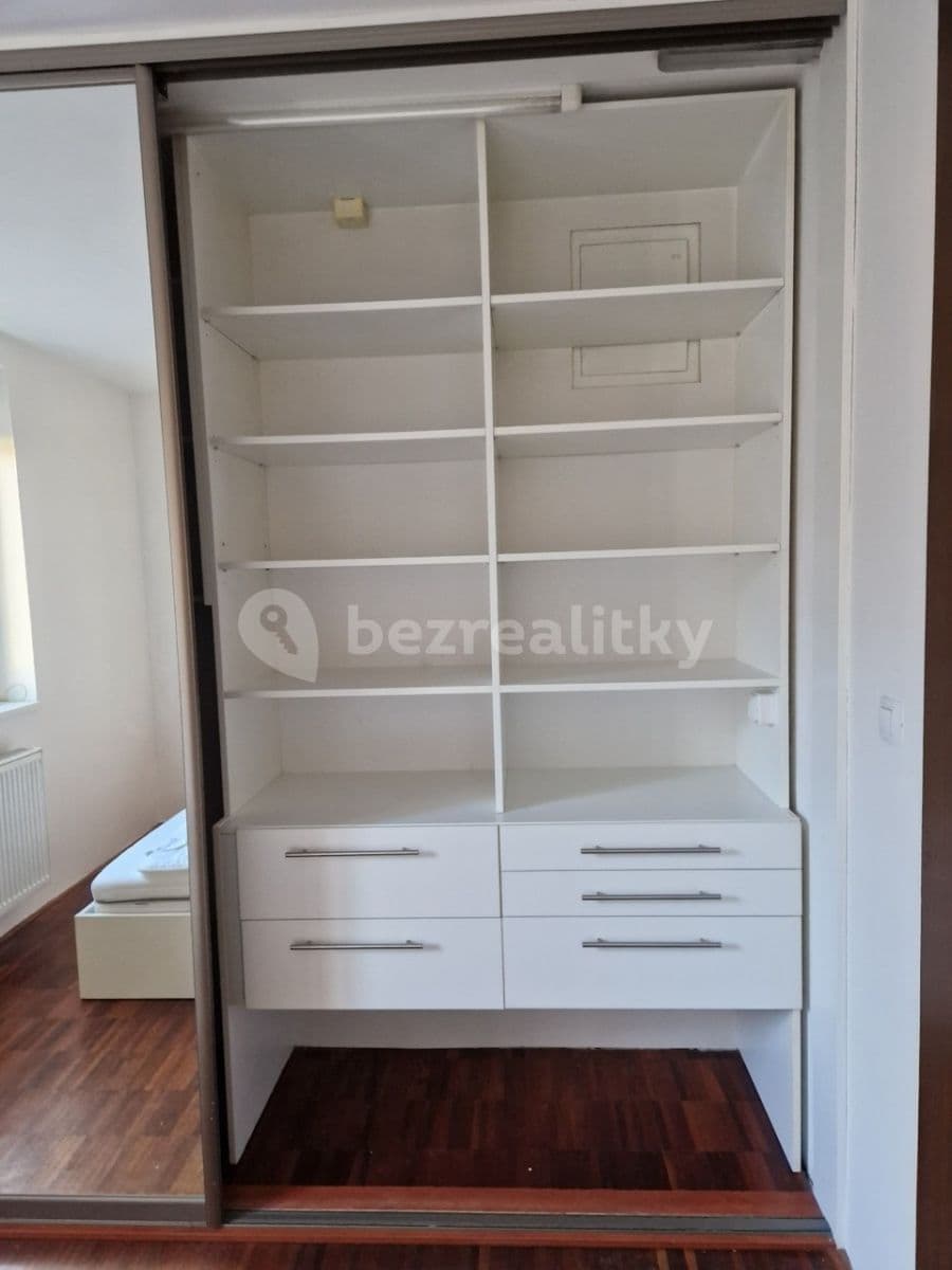 1 bedroom with open-plan kitchen flat to rent, 51 m², Cimburkova, Prague, Prague 1 bedroom with open-plan kitchen flat to rent, 51 m², Cimburkova, Prague, Prague