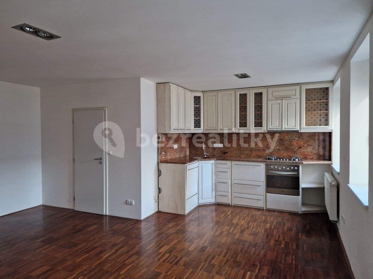 1 bedroom with open-plan kitchen flat to rent, 51 m², Cimburkova, Prague, Prague 1 bedroom with open-plan kitchen flat to rent, 51 m², Cimburkova, Prague, Prague