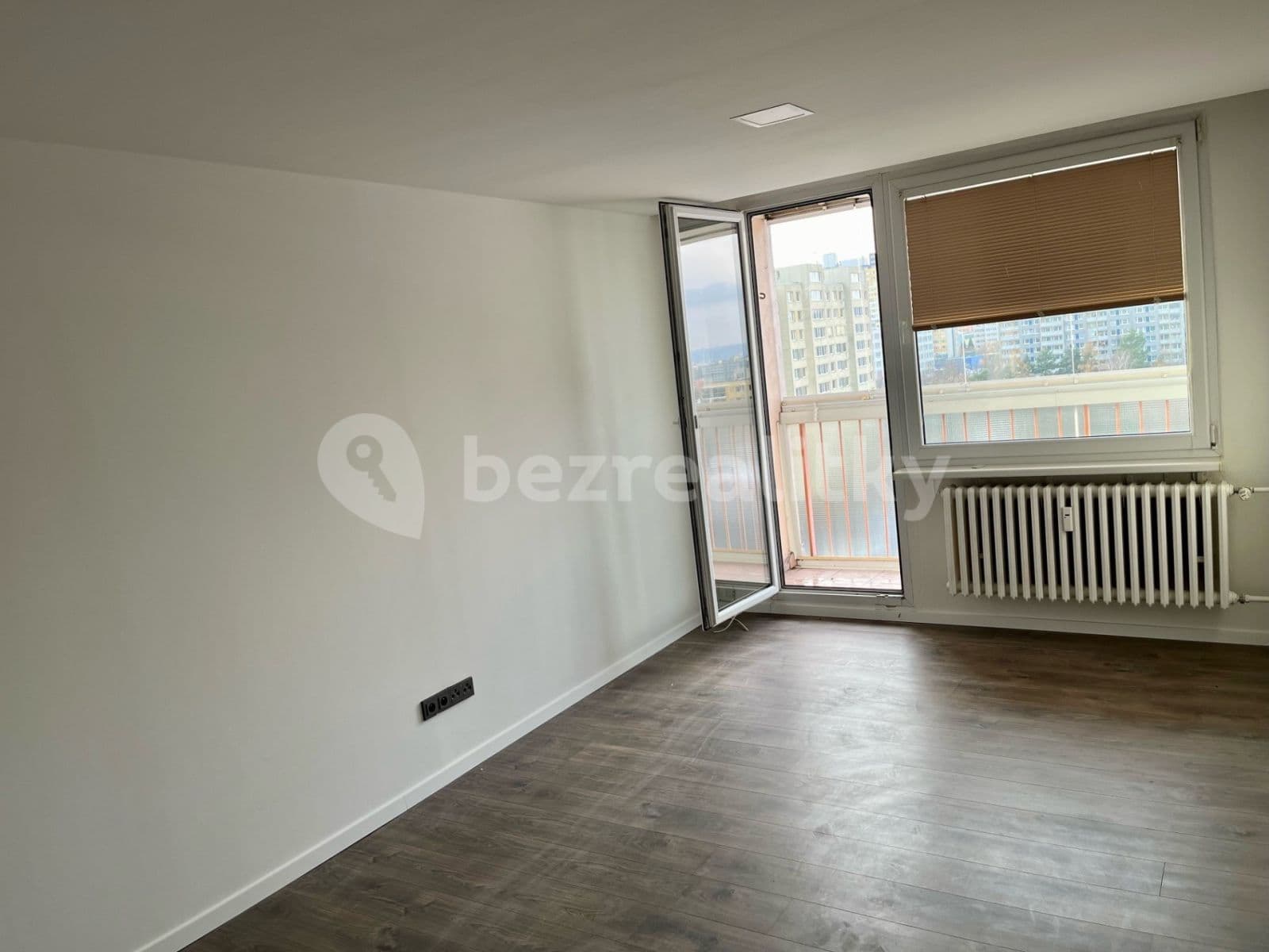 1 bedroom with open-plan kitchen flat to rent, 52 m², Plickova, Prague, Prague 1 bedroom with open-plan kitchen flat to rent, 52 m², Plickova, Prague, Prague