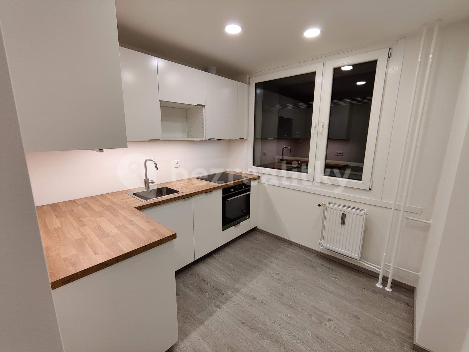 2 bedroom flat to rent, 63 m², Benešovská, Kladno, Středočeský Region 2 bedroom flat to rent, 63 m², Benešovská, Kladno, Středočeský Region