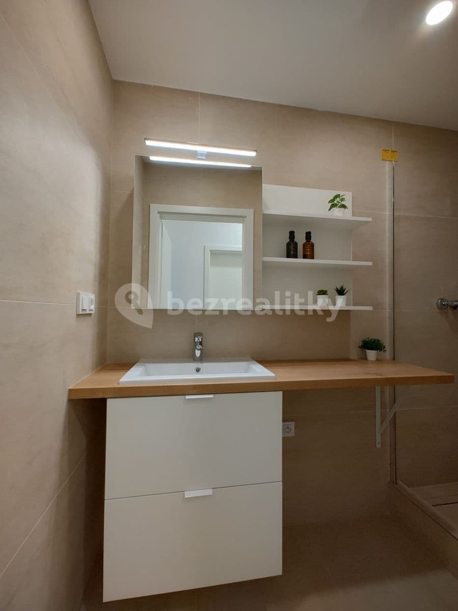 2 bedroom with open-plan kitchen flat to rent, 68 m², Tyršova, Brno, Jihomoravský Region 2 bedroom with open-plan kitchen flat to rent, 68 m², Tyršova, Brno, Jihomoravský Region