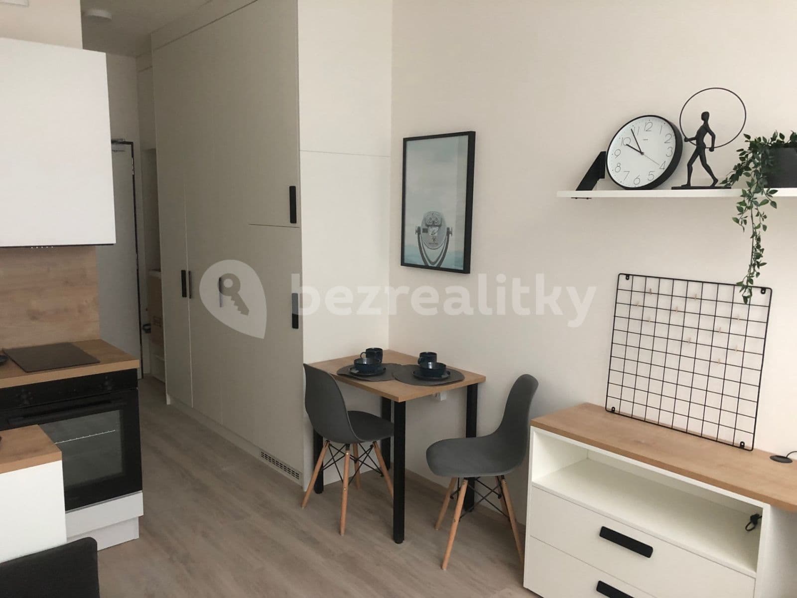 Studio flat to rent, 22 m², Mozartova, Prague, Prague Studio flat to rent, 22 m², Mozartova, Prague, Prague