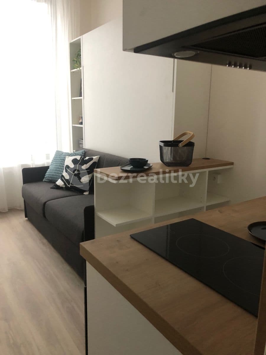 Studio flat to rent, 22 m², Mozartova, Prague, Prague Studio flat to rent, 22 m², Mozartova, Prague, Prague