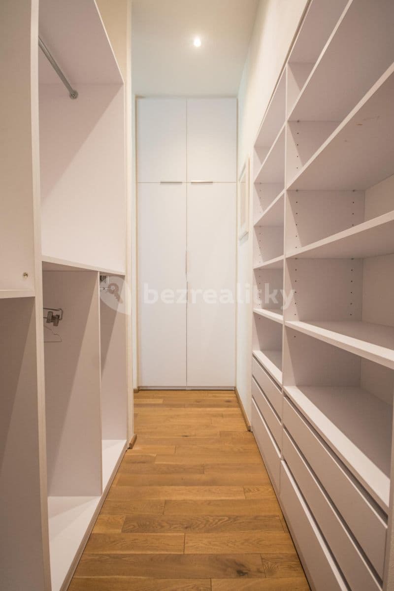 1 bedroom with open-plan kitchen flat to rent, 60 m², U Studánky, Prague, Prague 1 bedroom with open-plan kitchen flat to rent, 60 m², U Studánky, Prague, Prague