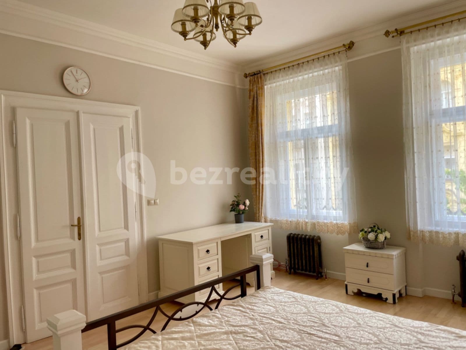 1 bedroom with open-plan kitchen flat to rent, 56 m², Chodská, Prague, Prague 1 bedroom with open-plan kitchen flat to rent, 56 m², Chodská, Prague, Prague