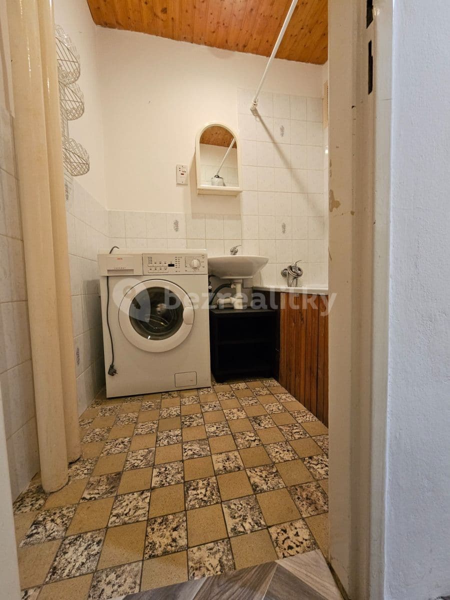 Studio flat to rent, 28 m², Jeremenkova, Prague, Prague Studio flat to rent, 28 m², Jeremenkova, Prague, Prague