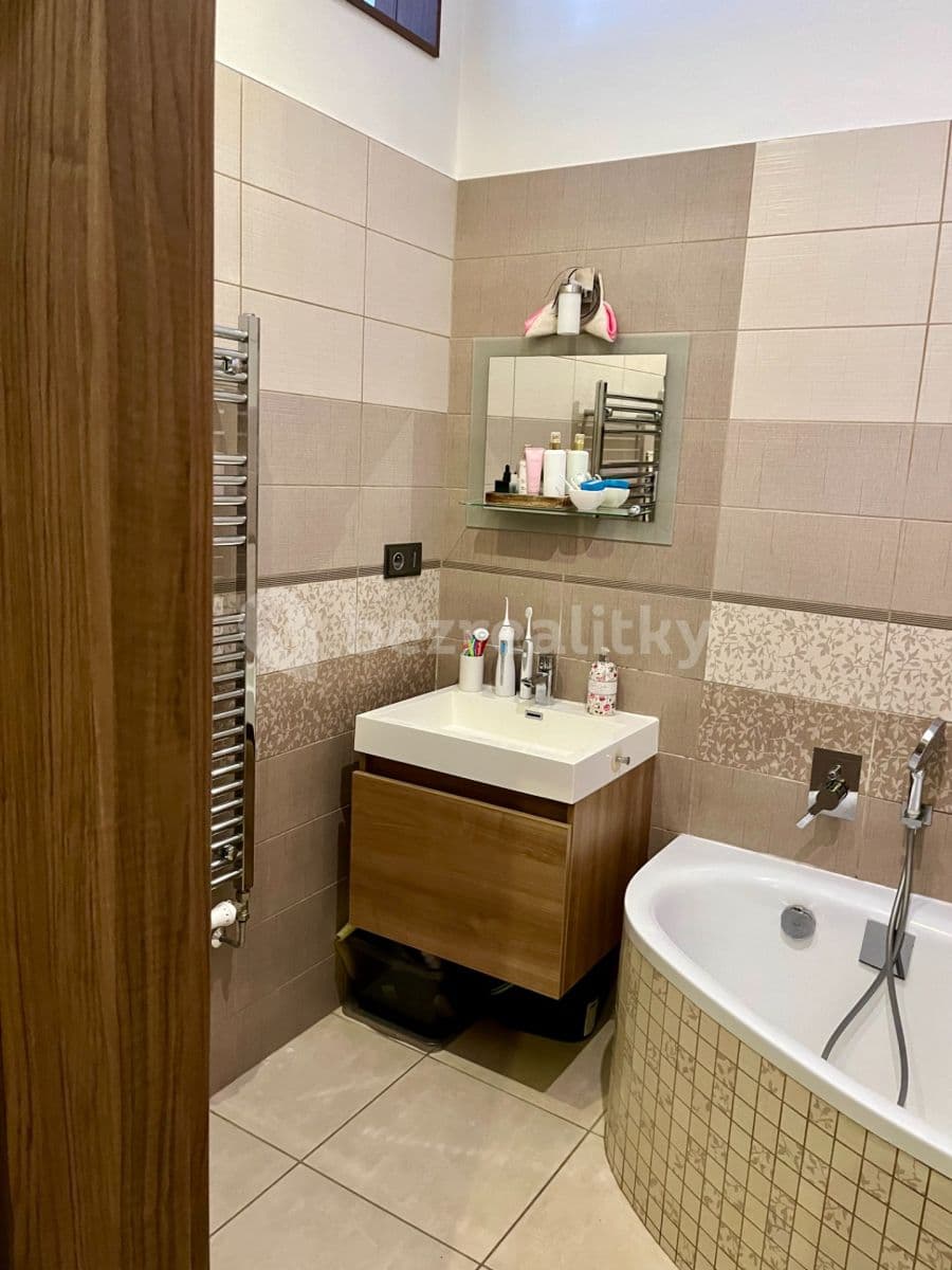 1 bedroom with open-plan kitchen flat to rent, 68 m², Ostrava, Moravskoslezský Region 1 bedroom with open-plan kitchen flat to rent, 68 m², Ostrava, Moravskoslezský Region