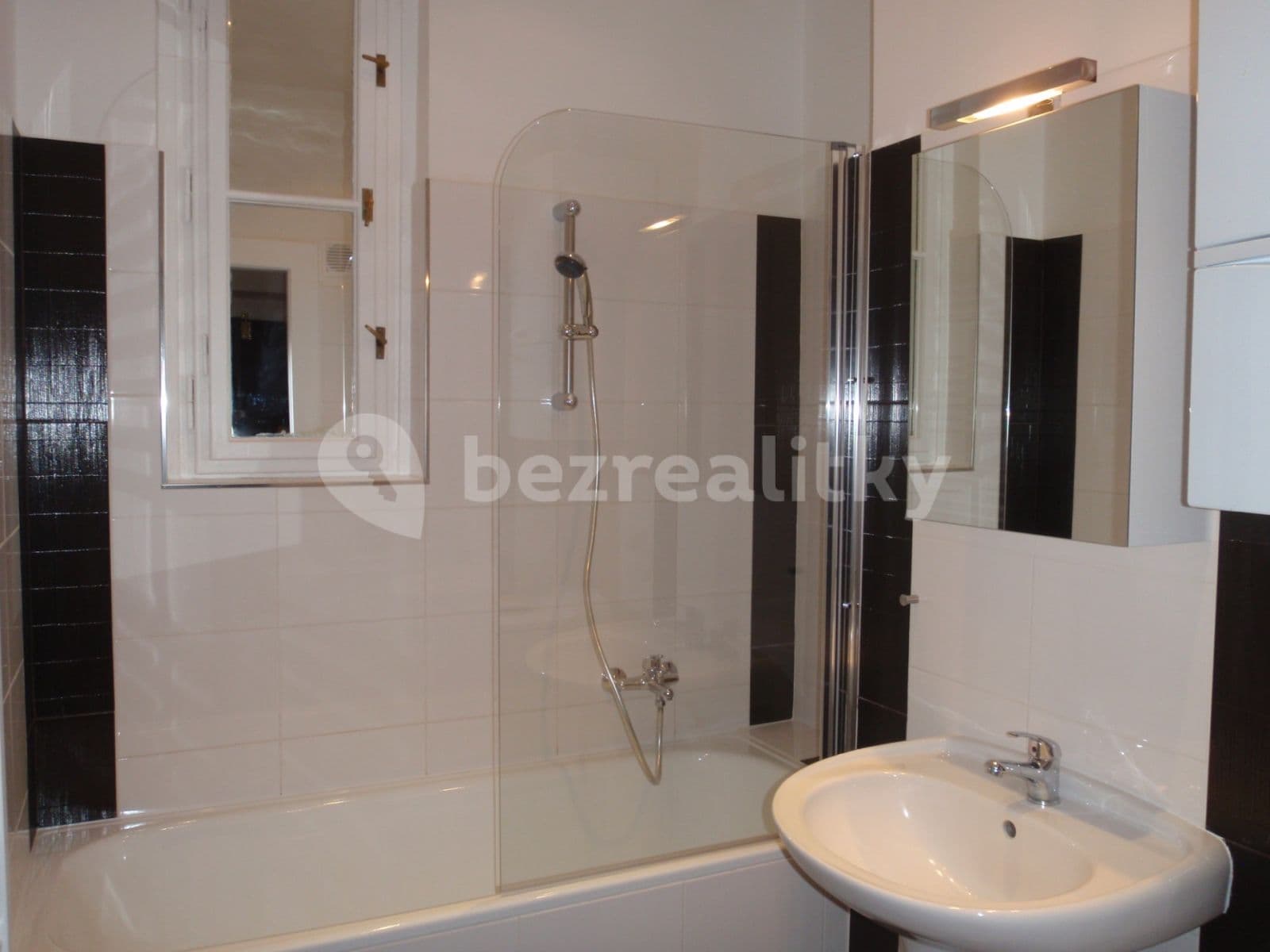 3 bedroom flat to rent, 85 m², Milešovská, Prague, Prague 3 bedroom flat to rent, 85 m², Milešovská, Prague, Prague