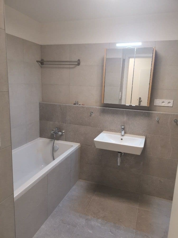 1 bedroom with open-plan kitchen flat to rent, 49 m², U Lesa, Kutná Hora, Středočeský Region 1 bedroom with open-plan kitchen flat to rent, 49 m², U Lesa, Kutná Hora, Středočeský Region