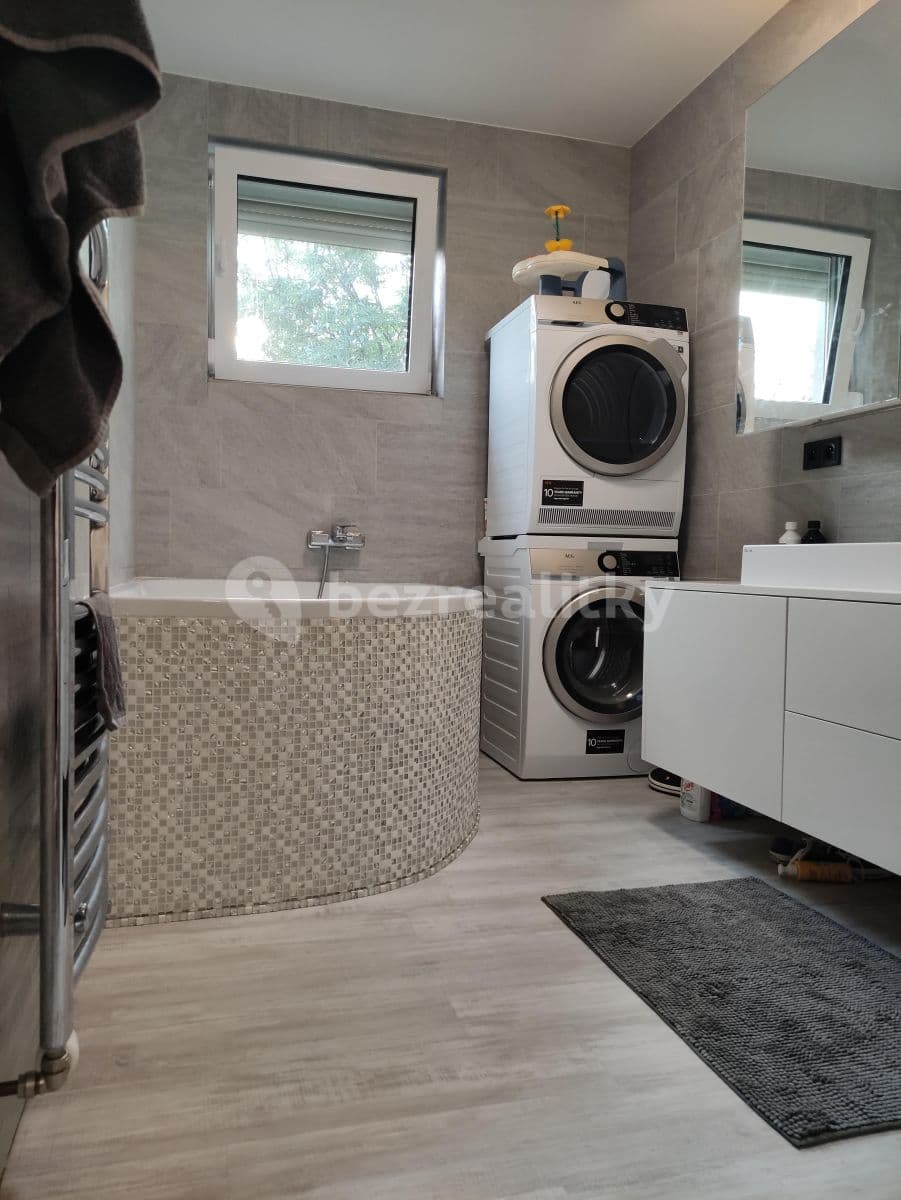 2 bedroom with open-plan kitchen flat to rent, 89 m², Záběhlická, Prague, Prague 2 bedroom with open-plan kitchen flat to rent, 89 m², Záběhlická, Prague, Prague