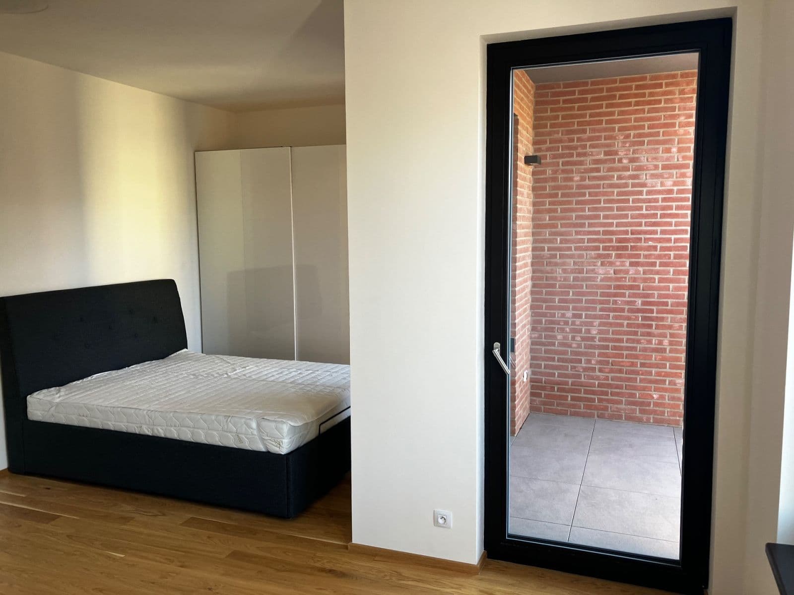 Studio flat to rent, 35 m², Jankovcova, Prague, Prague Studio flat to rent, 35 m², Jankovcova, Prague, Prague