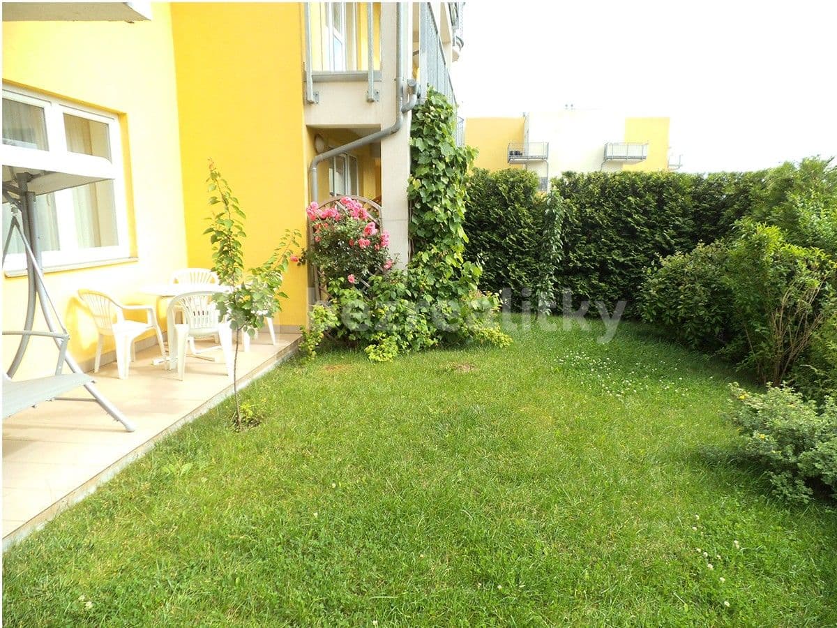 2 bedroom with open-plan kitchen flat to rent, 78 m², Kakosova, Prague, Prague 2 bedroom with open-plan kitchen flat to rent, 78 m², Kakosova, Prague, Prague