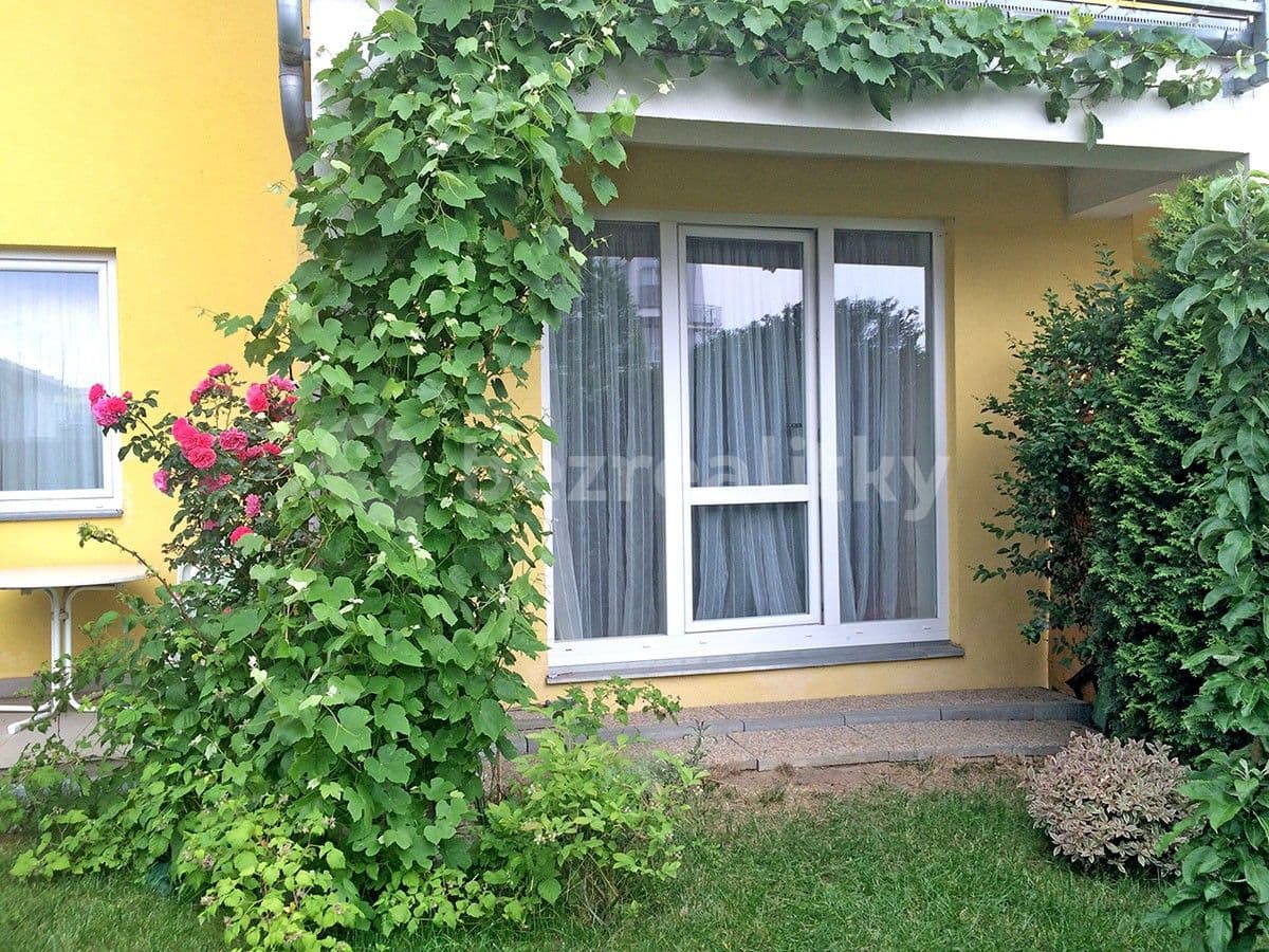 2 bedroom with open-plan kitchen flat to rent, 78 m², Kakosova, Prague, Prague 2 bedroom with open-plan kitchen flat to rent, 78 m², Kakosova, Prague, Prague