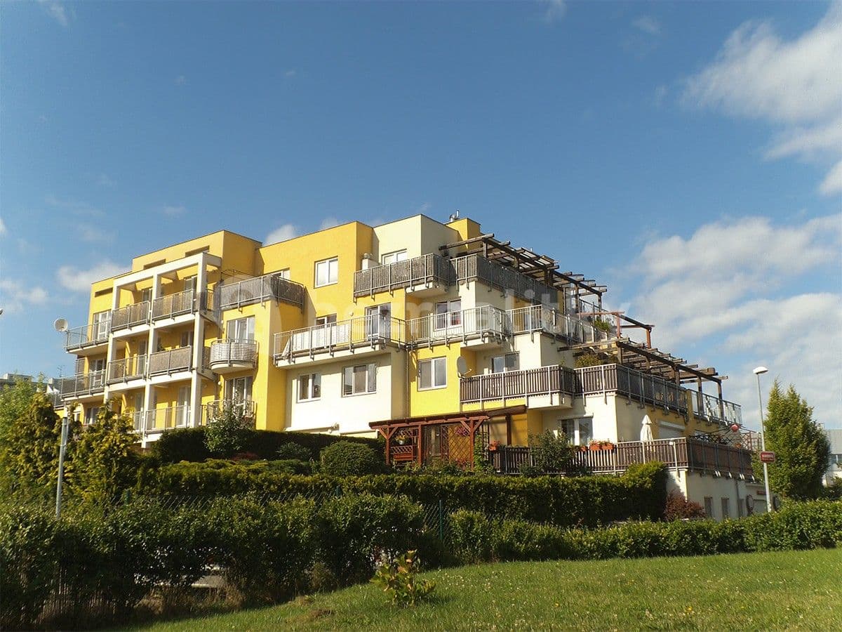 2 bedroom with open-plan kitchen flat to rent, 78 m², Kakosova, Prague, Prague 2 bedroom with open-plan kitchen flat to rent, 78 m², Kakosova, Prague, Prague