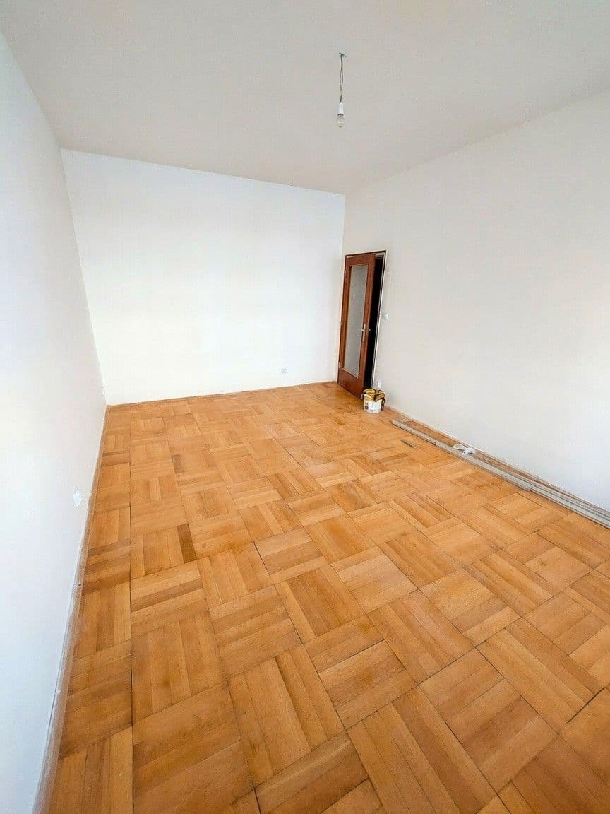 3 bedroom flat to rent, 92 m², Kotlářská, Brno, Jihomoravský Region 3 bedroom flat to rent, 92 m², Kotlářská, Brno, Jihomoravský Region