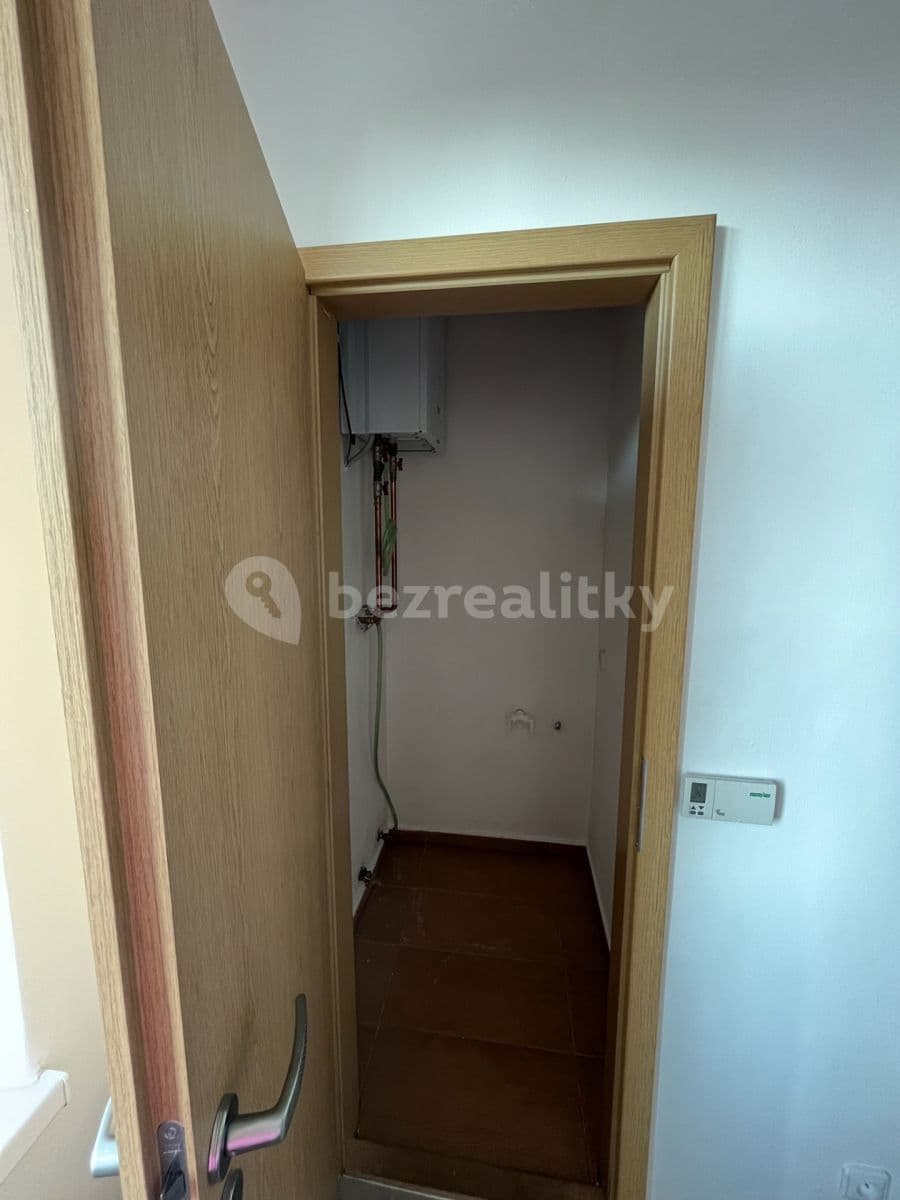 1 bedroom with open-plan kitchen flat to rent, 53 m², Michelská, Prague, Prague 1 bedroom with open-plan kitchen flat to rent, 53 m², Michelská, Prague, Prague