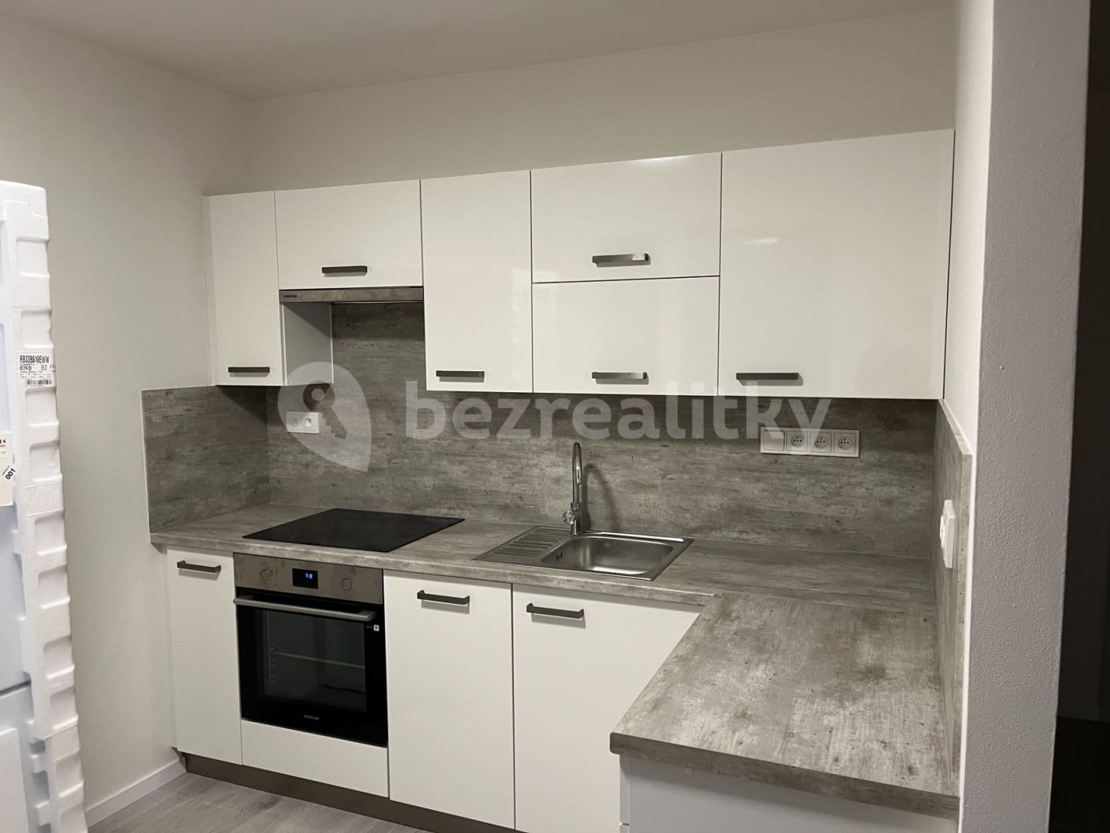 2 bedroom with open-plan kitchen flat to rent, 63 m², Kaplická, Prague, Prague 2 bedroom with open-plan kitchen flat to rent, 63 m², Kaplická, Prague, Prague