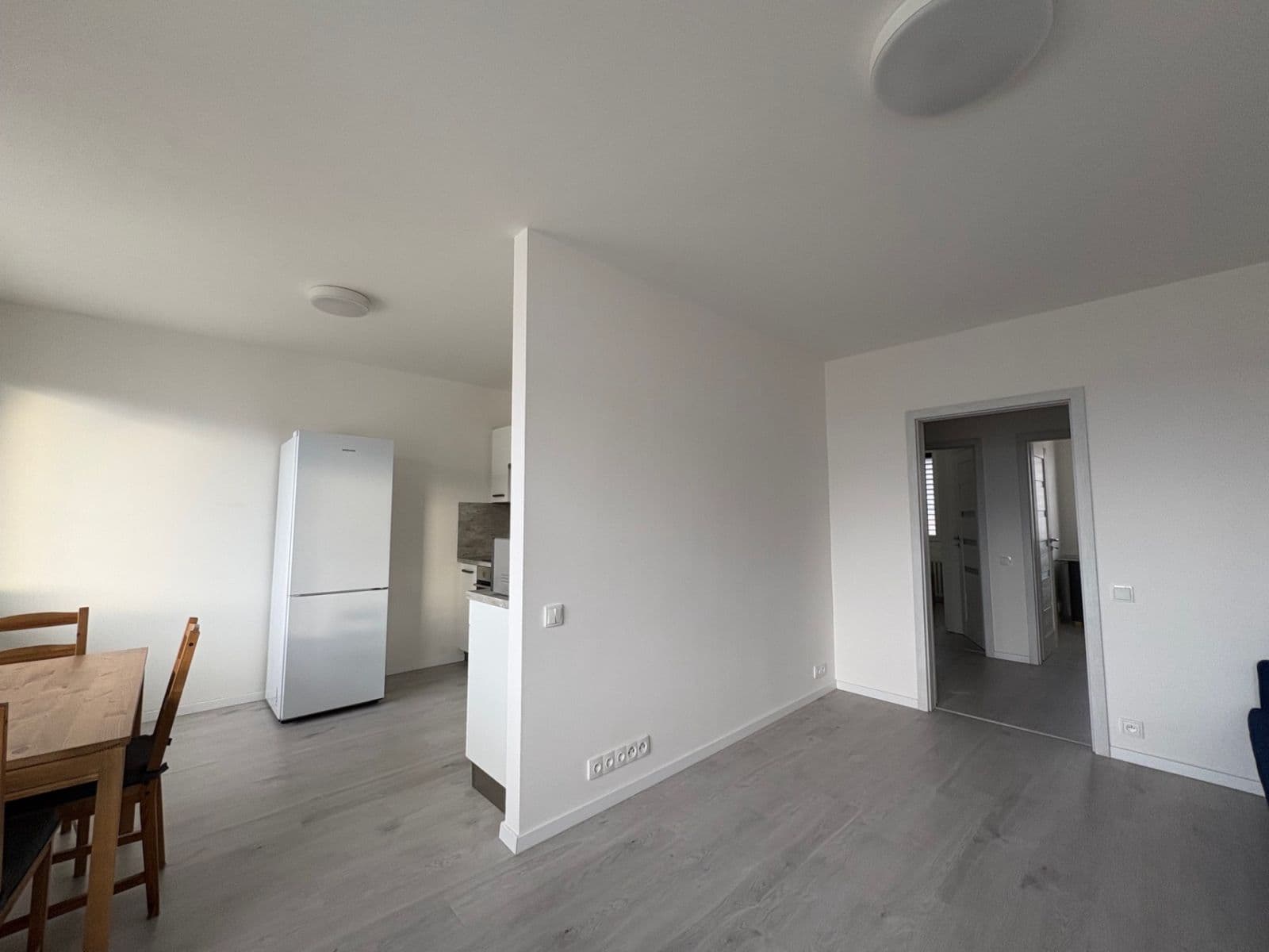 2 bedroom with open-plan kitchen flat to rent, 63 m², Kaplická, Prague, Prague 2 bedroom with open-plan kitchen flat to rent, 63 m², Kaplická, Prague, Prague