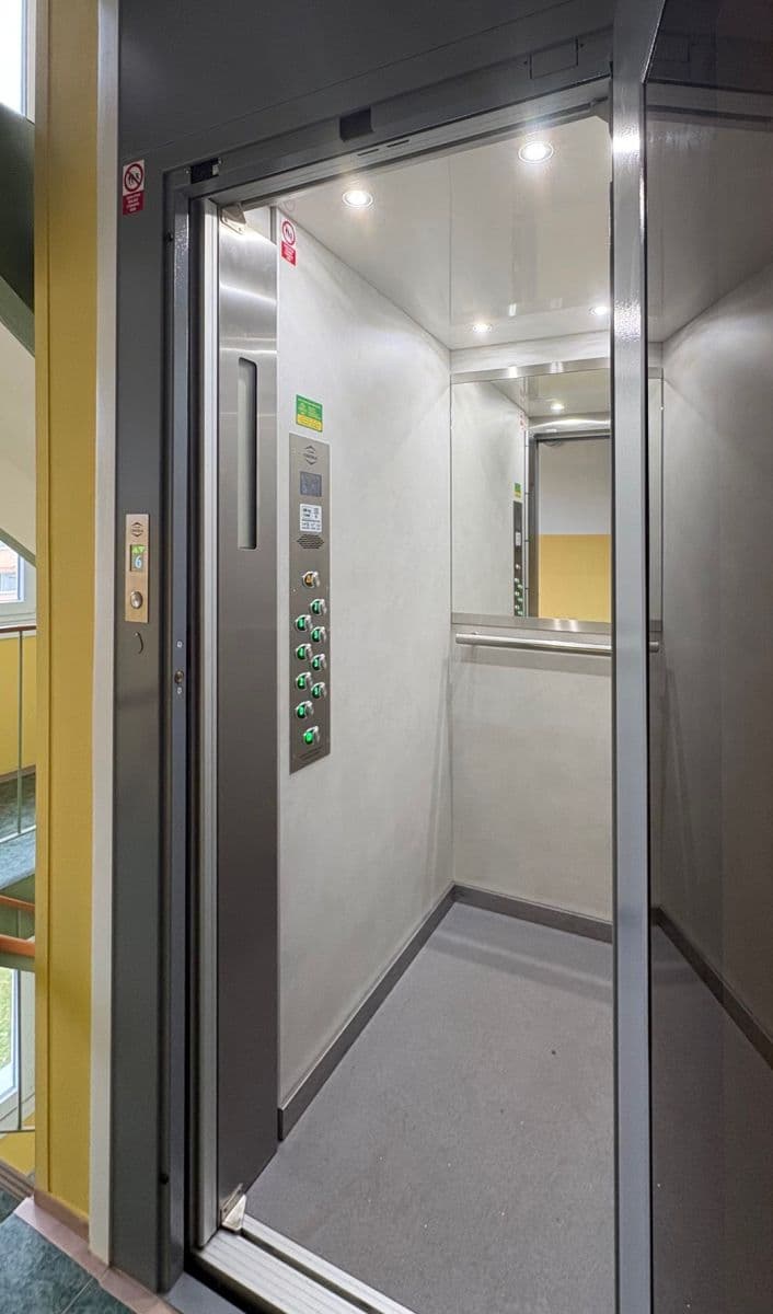 2 bedroom with open-plan kitchen flat to rent, 63 m², Kaplická, Prague, Prague 2 bedroom with open-plan kitchen flat to rent, 63 m², Kaplická, Prague, Prague