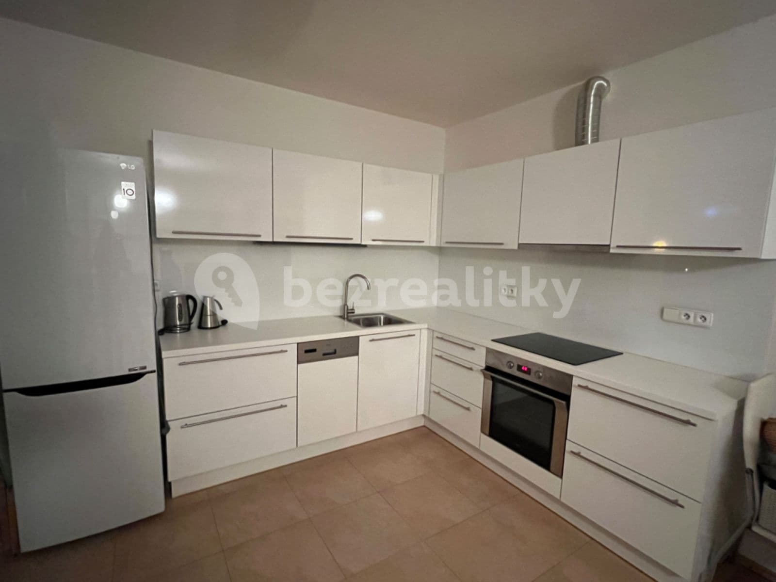 1 bedroom with open-plan kitchen flat to rent, 58 m², Lipovská, Prague, Prague 1 bedroom with open-plan kitchen flat to rent, 58 m², Lipovská, Prague, Prague