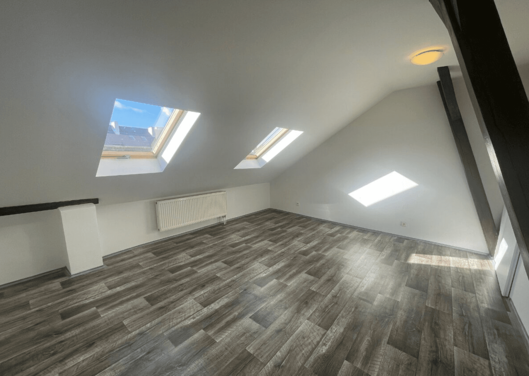 2 bedroom with open-plan kitchen flat to rent, 70 m², Školní, Chomutov, Ústecký Region 2 bedroom with open-plan kitchen flat to rent, 70 m², Školní, Chomutov, Ústecký Region