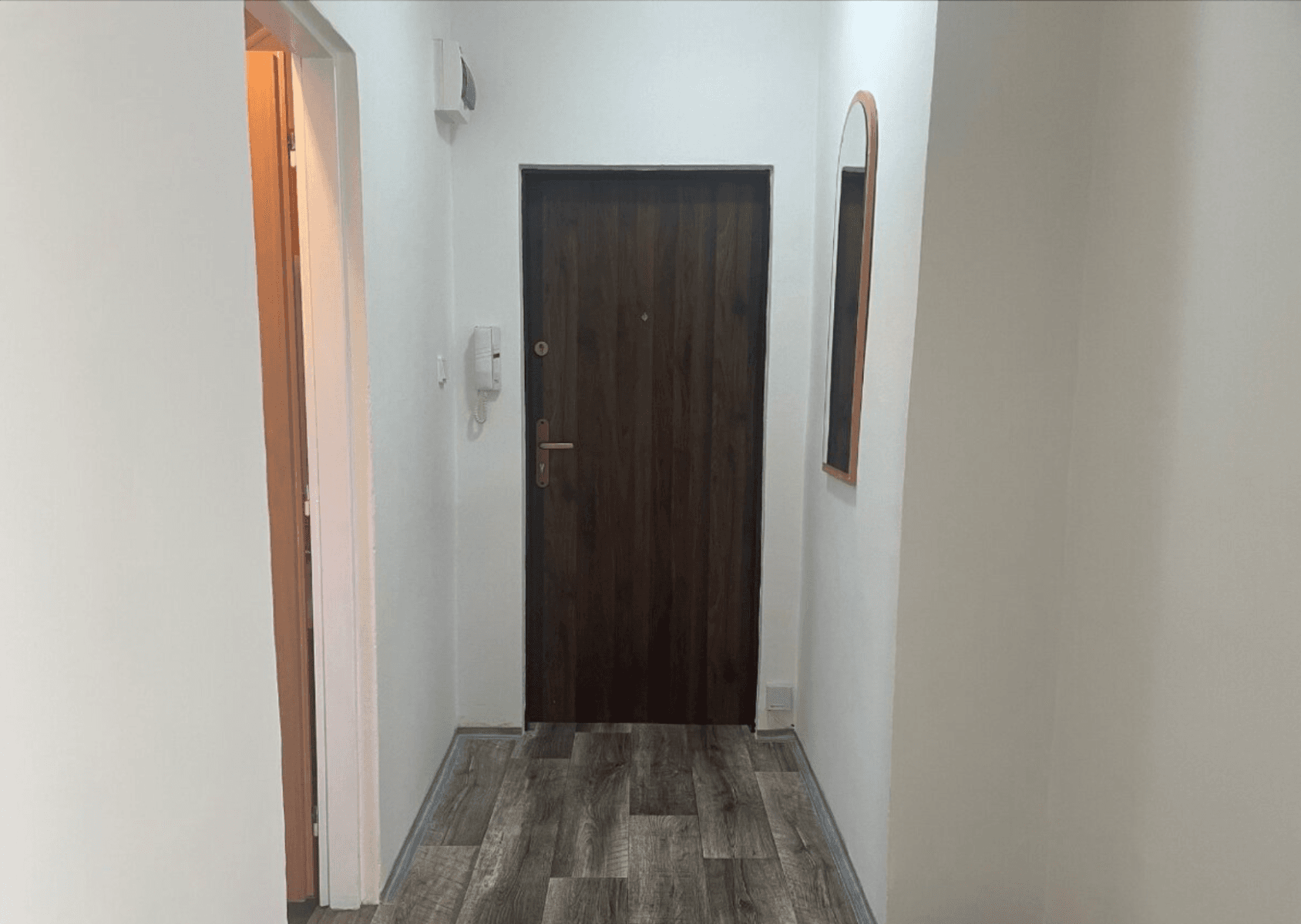 2 bedroom with open-plan kitchen flat to rent, 70 m², Školní, Chomutov, Ústecký Region 2 bedroom with open-plan kitchen flat to rent, 70 m², Školní, Chomutov, Ústecký Region