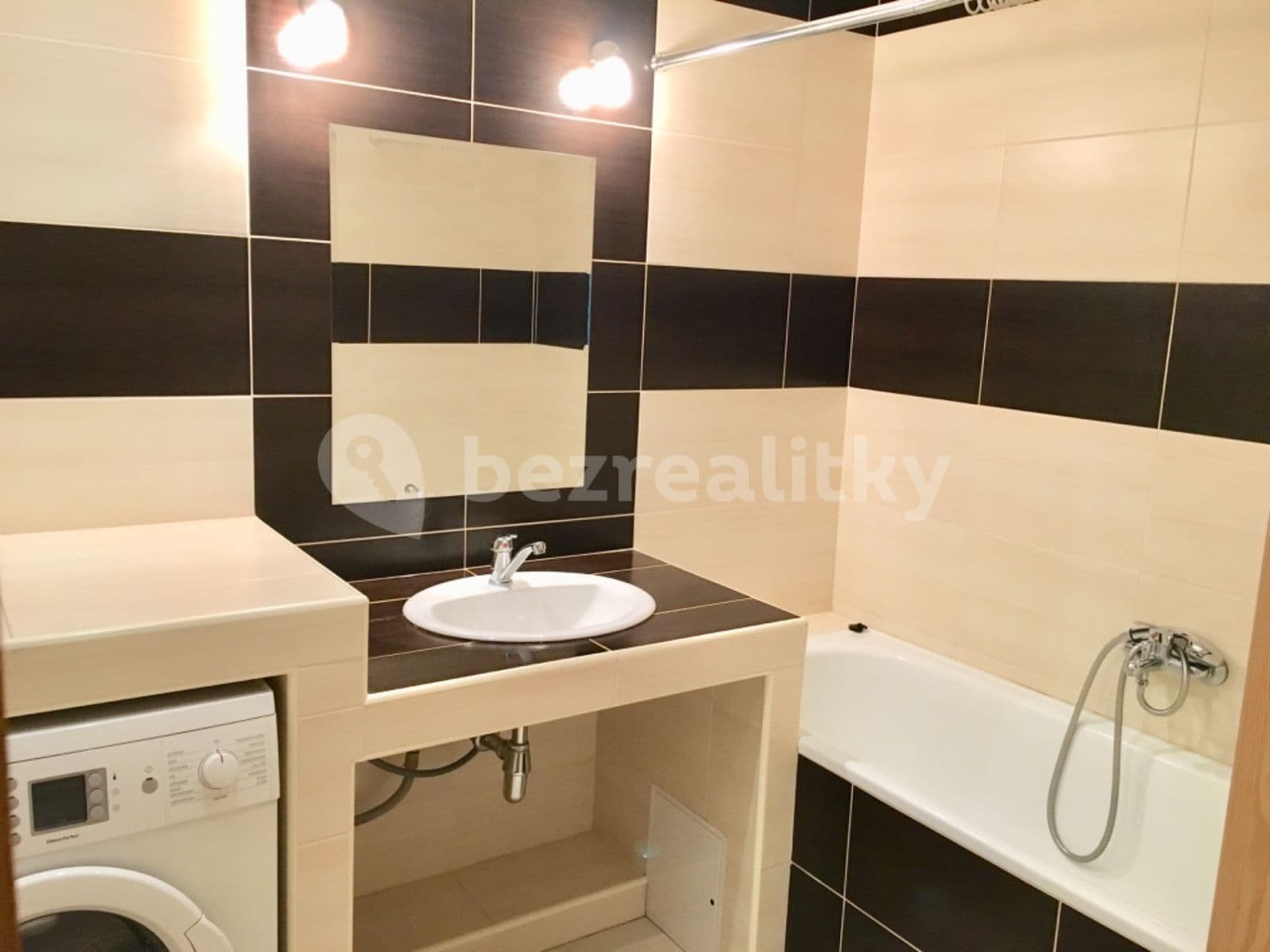 2 bedroom with open-plan kitchen flat to rent, 69 m², Mračnická, Prague, Prague 2 bedroom with open-plan kitchen flat to rent, 69 m², Mračnická, Prague, Prague