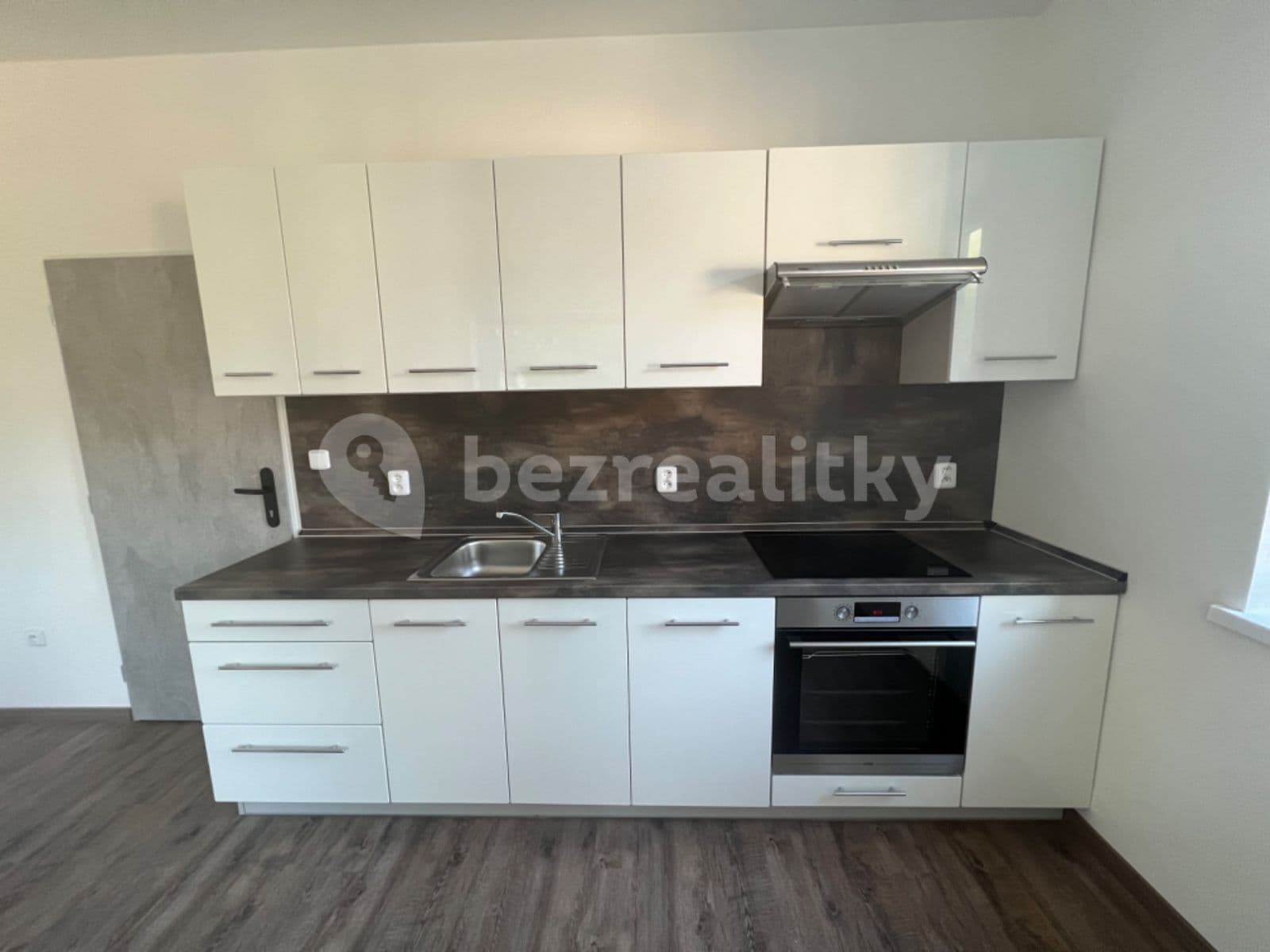 1 bedroom with open-plan kitchen flat to rent, 43 m², Vrkoslavická, Jablonec nad Nisou, Liberecký Region 1 bedroom with open-plan kitchen flat to rent, 43 m², Vrkoslavická, Jablonec nad Nisou, Liberecký Region