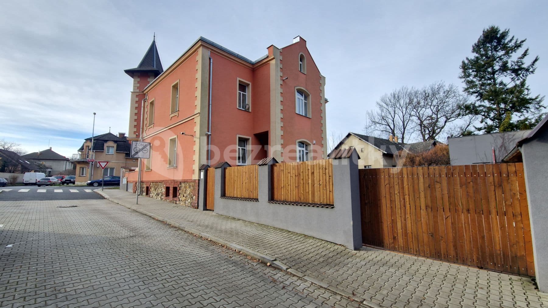 non-residential property for sale, 360 m², Přátelství, Prague, Prague