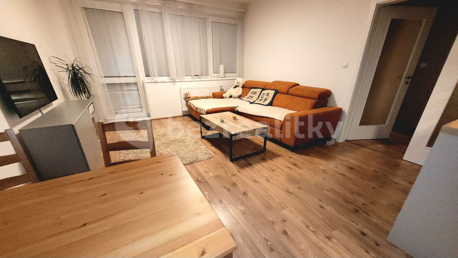 2 bedroom with open-plan kitchen flat to rent, 81 m², T. G. Masaryka, Horoměřice, Středočeský Region 2 bedroom with open-plan kitchen flat to rent, 81 m², T. G. Masaryka, Horoměřice, Středočeský Region