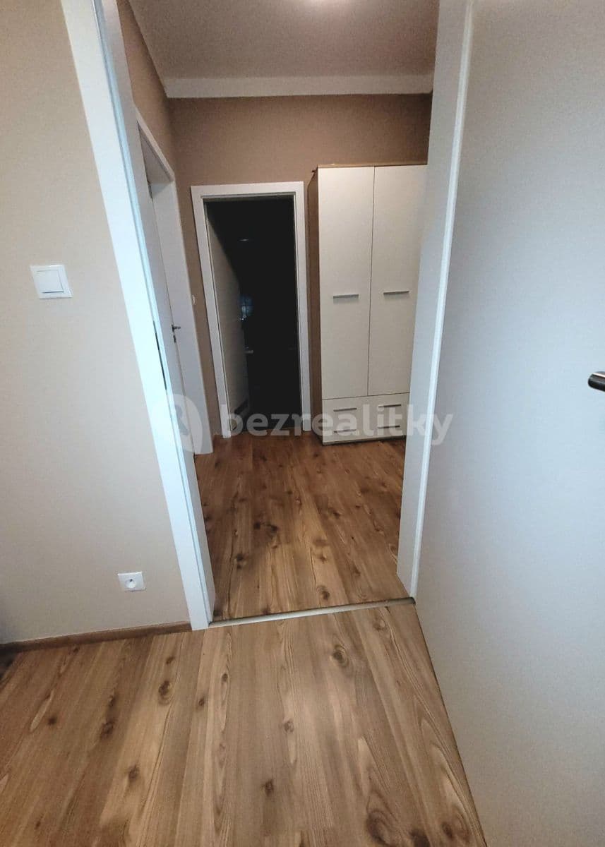 2 bedroom with open-plan kitchen flat to rent, 81 m², T. G. Masaryka, Horoměřice, Středočeský Region 2 bedroom with open-plan kitchen flat to rent, 81 m², T. G. Masaryka, Horoměřice, Středočeský Region
