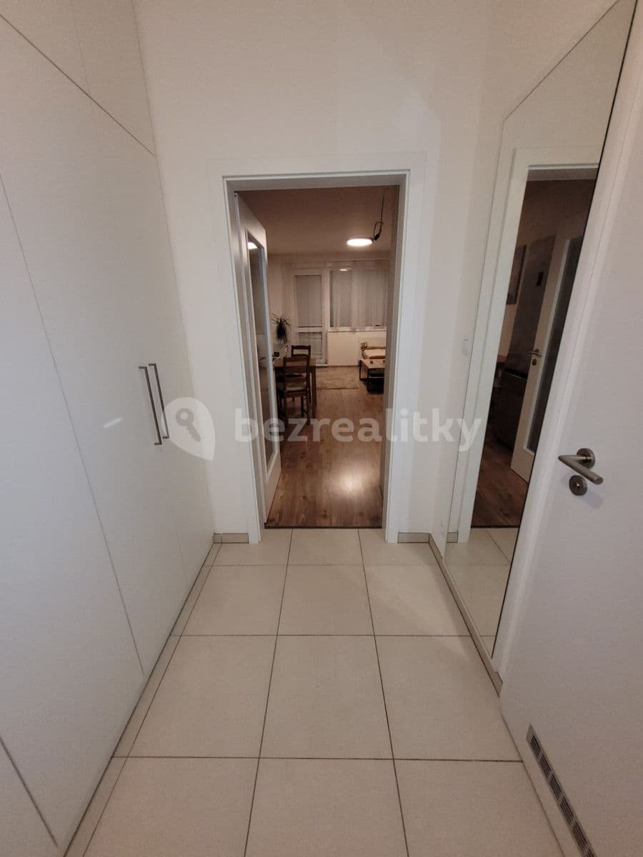 2 bedroom with open-plan kitchen flat to rent, 81 m², T. G. Masaryka, Horoměřice, Středočeský Region 2 bedroom with open-plan kitchen flat to rent, 81 m², T. G. Masaryka, Horoměřice, Středočeský Region