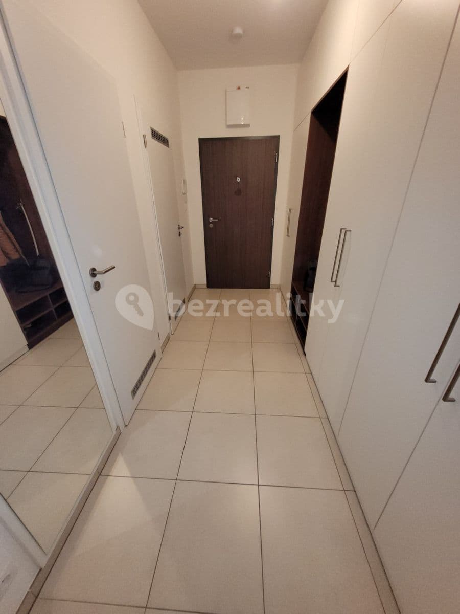 2 bedroom with open-plan kitchen flat to rent, 81 m², T. G. Masaryka, Horoměřice, Středočeský Region 2 bedroom with open-plan kitchen flat to rent, 81 m², T. G. Masaryka, Horoměřice, Středočeský Region